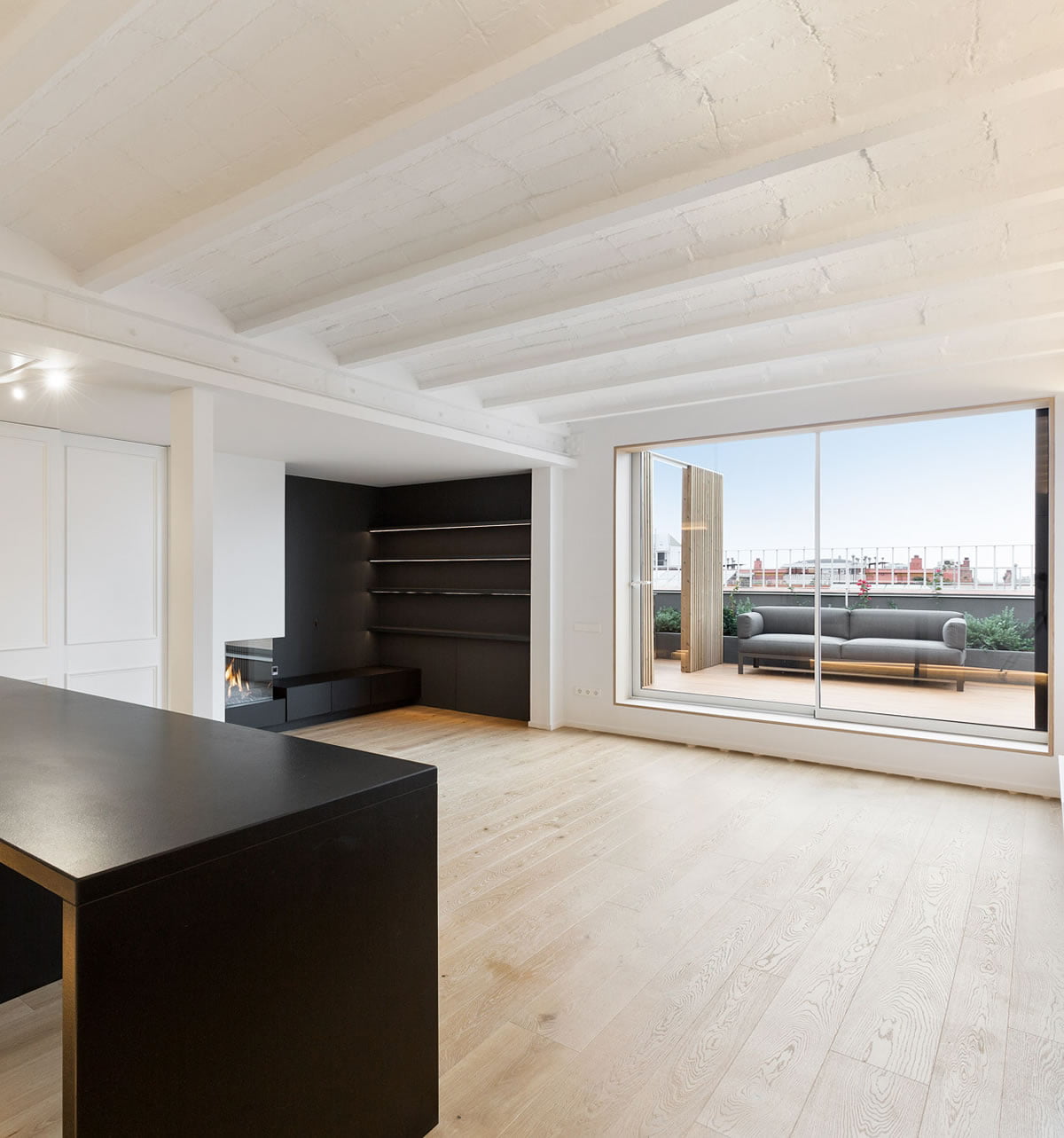 Ventajas de reformar una vivienda frente a comprar una nueva en Barcelona